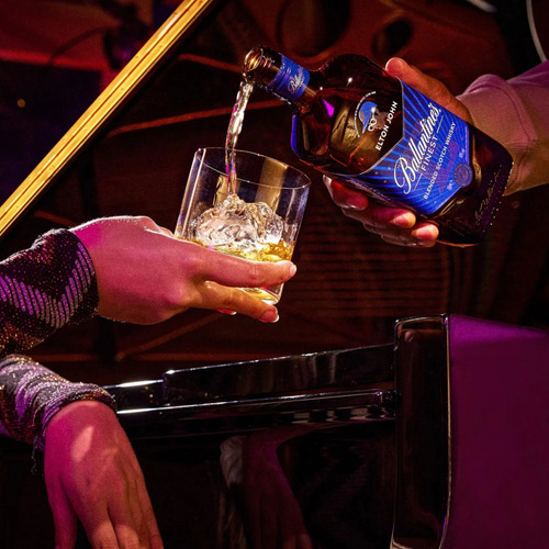 Whisky Ballantines Edição Limitada Elton John 750ml