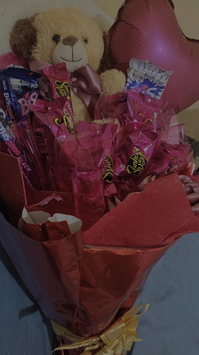 Busque De Chocolate E Flores