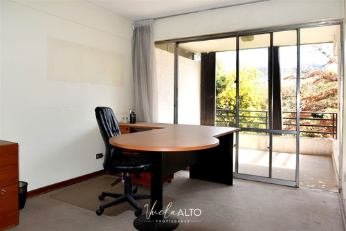 Depto. En Venta 2 Dorm Y Servicios / Vitacura / 2 Estac.