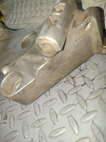 Base Soporte Alternador, Compresor Y Licuadora Jetta A4 Vw (Usado)