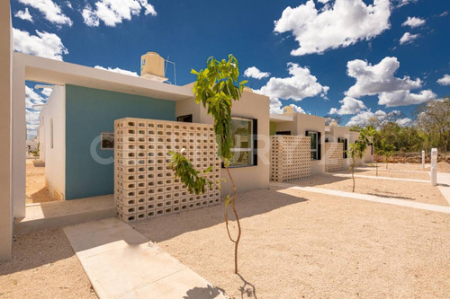 Casa En Venta En Nuevo Oriente, Mérida, Yucatán