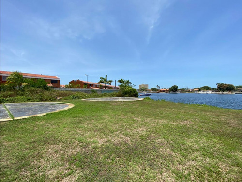 Vendo Terreno 5000m2 Puerto Encantado 8344