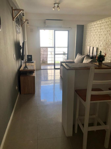 Hermoso Ambiente Y Medio Con Pileta