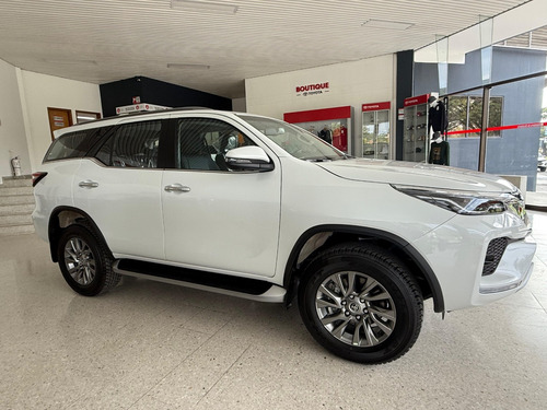 Toyota Fortuner 2.7 Srv Street Aut
