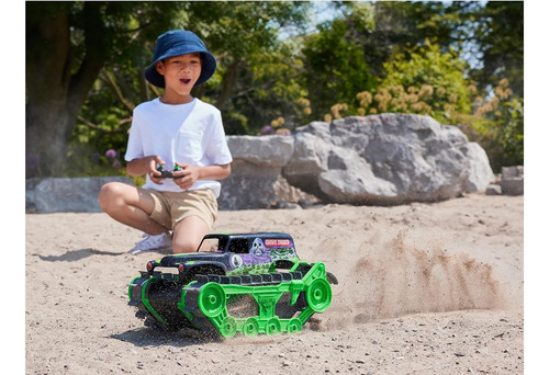 Vehículo Monster Jam Grave Digger Trax Todo Terreno Rc