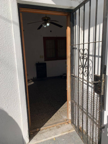 Casa 2 Dormitorios Banfield Con Cochera