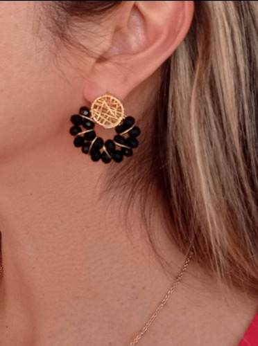 Aros En Alambrismo Con Piedras Rojas Baño Oro 18k