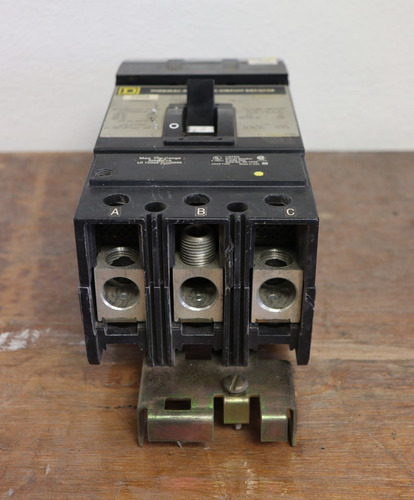 Breaker Square D Ka36200 200 Amp (Usado)