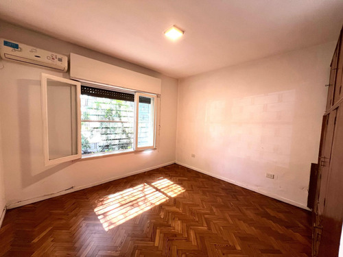 Casa De 3 Ambientes En Alquiler, En San Isidro