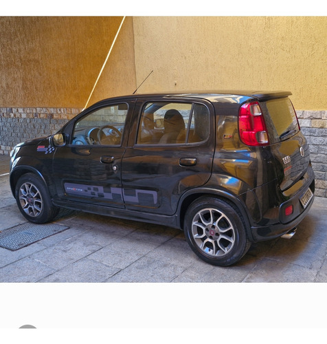 Fiat Uno 1.4 Sporting Flex 5p
