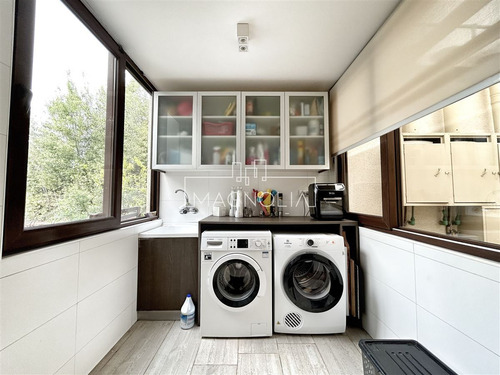Casa En Venta De 6 Dorm. En Lo Barnechea
