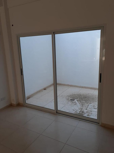 Imagen 7 de 8 de Local Comercial De 95 M2 En Barrio Lourdes, Rosario