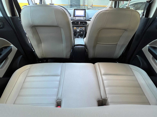 Imagen 16 de 25 de Ford Ecosport Titanium 2019 / Caja Manual / Cuero
