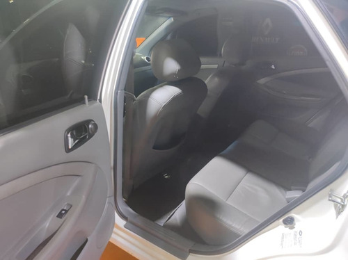 Imagen 7 de 15 de Chevrolet Optra Sedan