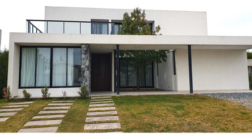 Casa En Venta A La Laguna De Ecuestre - Costa Esmeralda