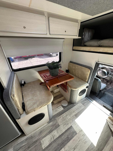 Imagen 6 de 15 de Ford F 4000 Motorhome 4x4