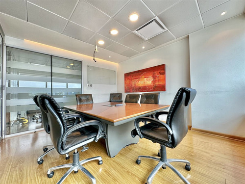 Portal La Dehesa / Oficinas / Tres Estacionamientos