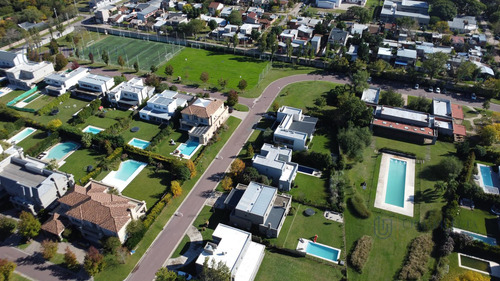 Casa En Venta A Estrenar Con 4 Dormitorios En Las Liebres- Pilar