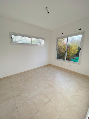 Imagen 7 de 18 de Duplex 4 Ambientes Con Patio - Barrio Cañitas De San Ignacio