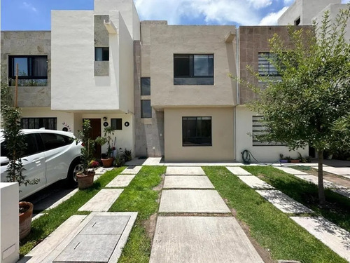 Casa Con Excelente Ubicación Y Mantenimiento Arf