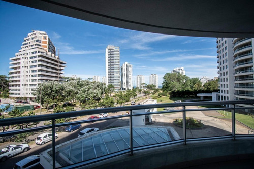 Apartamento En Venta En Torre Con Todos Los Amenities!.
