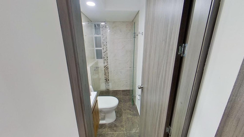 Imagen 11 de 19 de Apartamento En Venta, Barrio Bochalema, 1er Piso, Cali (v)