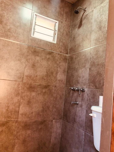 Casa En Venta - 5 Dormitorios 3 Baños - 1200mts2 - La Plata