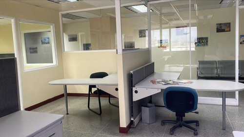 Local Comercial En Alquiler Ubicado En La Av Fuerzas Armadas Barcelona