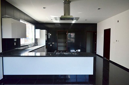 Casa En Venta, Ubicada En Loma De Valle Escondido Cod. Ev1283
