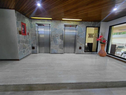 Apartamento En Venta En Valles De Camoruco - Wc