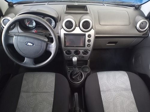 Ford Fiesta Sedan 1.6 4p Class Flex