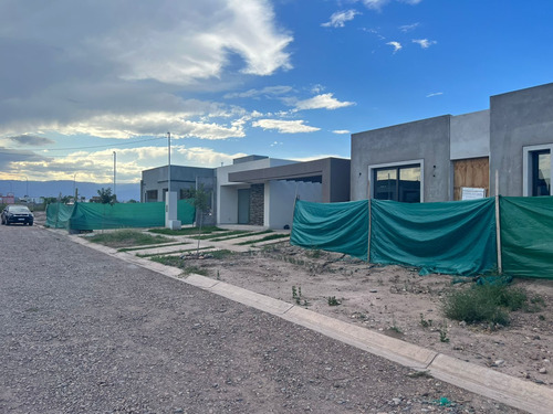 Imagen 10 de 30 de Casa En Obra Avanzada En Barrio Privado Pinar Del Sol V.
