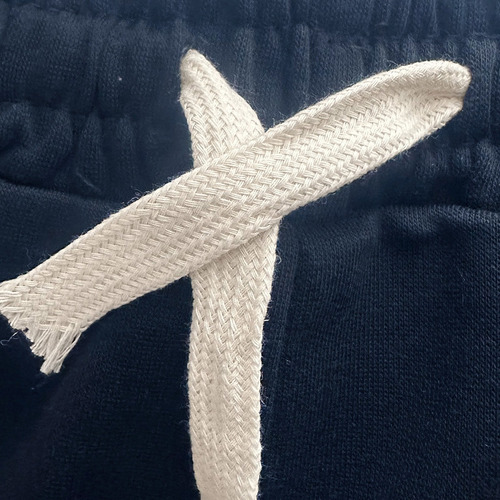 Bermuda Deportiva Con Estampado Moderno Y Cintura Ajustable