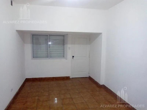 Imagen 3 de 9 de Casa 3 Ambientes Venta Caseros Oportunidad