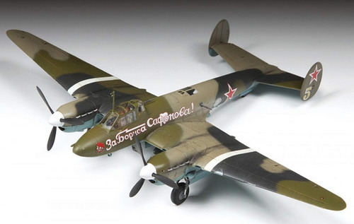 Maqueta Avión Petlyakov Pe-2 Soviet Dive Bomber 1/72 Zvezda