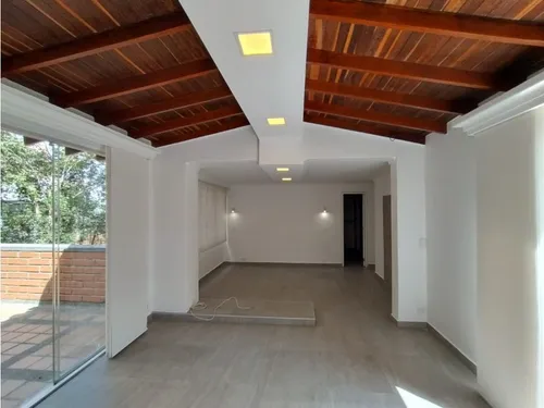 Apartamento Reformado En Los Parra - El Poblado