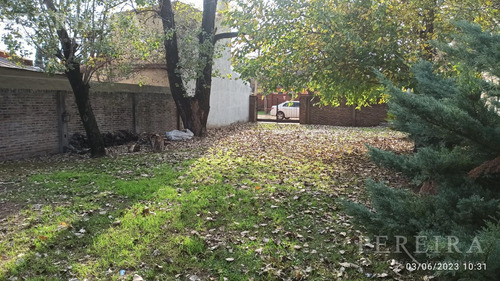 Terreno Con Mejoras 290m2 En Barrio De Vicenzo Grande