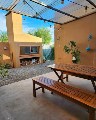 Casa En Venta - 3 Dormitorios 3 Baños - 516mts2 - Chacabuco