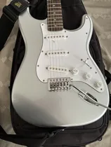 Comprar Squier Con Menos De Un Mes De Uso, Viene Con El Estuche