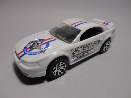 Matchbox 1999 Ford Mustang Gt Coupe (blanco Edicion Año 2001