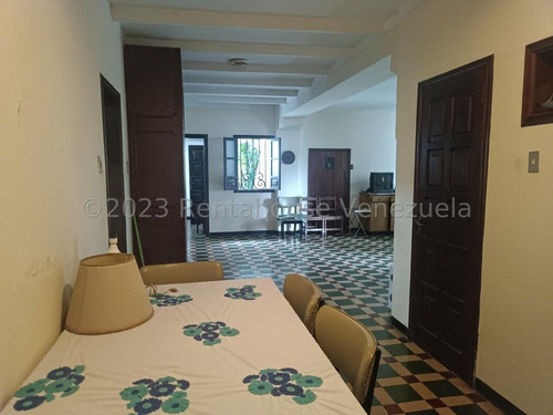 Casa En Venta En Country Club Caracas Para Remodelar Pozo De Agua Chacao Caracas Casas Angela Tochon 2000 Metros Terreno