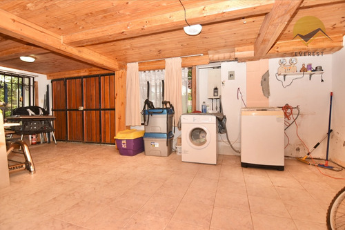 Se Vende Casa 6d 3b Con Estacionamiento. Algarrobo.