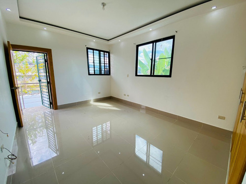 Casa De 2 Niveles Con 3 Habitaciones Y Piscina De Venta En Residencial Cerrado De Pontezuela, Av. 27 De Febrero!