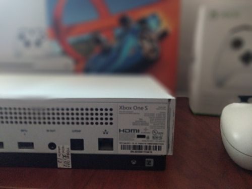 Xbox One S Y Joystick Y 5 Juegos Originales + Fornite Y Cod