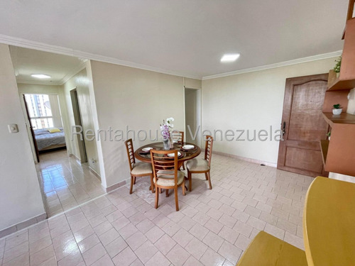 Hermoso Apartamento En Venta En Una De Las Zonas Mas Concurridas Al Este De La Ciudad,urb Club Hipico Las Trinitarias Barquisimeto - M -c -t- #// Monica Carrasquel, Rah Centro Occidente /*# Oportunida