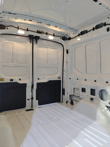 Imagen 5 de 22 de Ford Transit Brenson Bariloche*