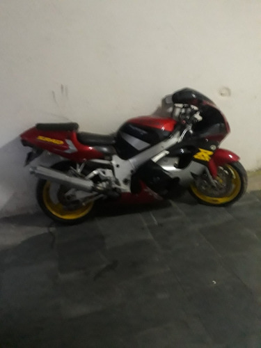 Suzuki Gsxr Sred 750