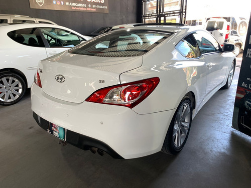 Hyundai Genesis 3.8 Coupe 300cv 6at