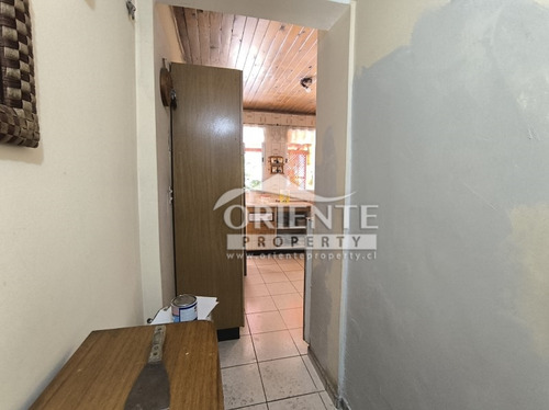 Metro Las Rejas, 4 Dormitorios 1 Baño
