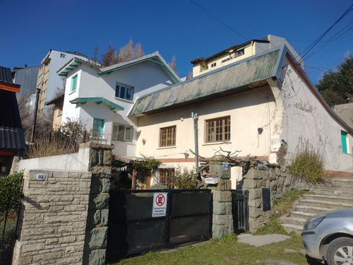 Propiedad Céntrica Con Antiguo Edificio De Renta, Lote Apto Para Nuevo Edificio De Departamentos, Servicios Conectados De Agua, Luz Y Gas.